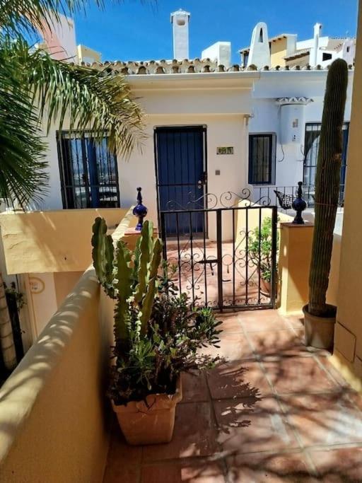 Ferienhaus Casita Junto Al Mar En El Puerto De Cabopino Marbella