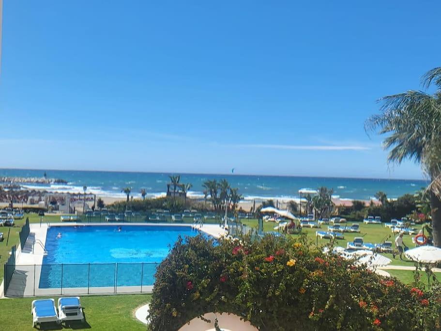 Casita Junto Al Mar En El Puerto De Cabopino Hébergement de vacances *